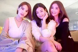 杨丞琳陈妍希私下聚餐，贴坐在一起热聊不断，14年神仙友谊惹人羡图片