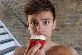 跳水运动员Tom Daley 做美食博主被喷，被质疑欺骗粉丝图片