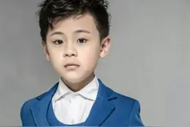 蔡国庆祖孙三代近照，当年没看上那英不后悔，如今想再生个女儿图片