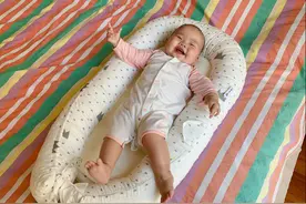 可以出门携带的婴儿床——贝影随行便携式婴儿床中床图片