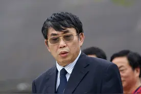 3位围棋传奇酒量有多大？聂卫平一口气喝8瓶，常昊喝倒日本棋圣图片