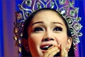 红透泰国的"人妖皇后"，被中国土豪鲍哥娶走后，如今过得怎样？图片