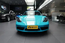 保时捷718适合年轻人，64.1万，CaymanT静态体验图片