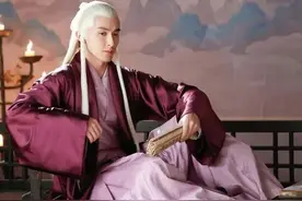 十里桃花：东华真的退位天君？错！你看他成为天地共主的真实原因图片