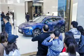 独家：华为卖车“高薪抢人”，下半年将引入赛力斯SF7图片