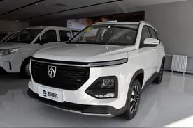 10万以内的大空间SUV，有大屏还是自动挡，带你看宝骏530图片
