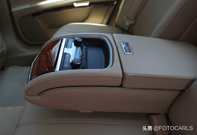 凯迪拉克SLS赛威3.0 V6实拍，外型绝对够霸气，话说也是油老虎？