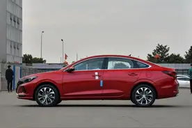 第四代帝豪和逸动plus如何选择图片