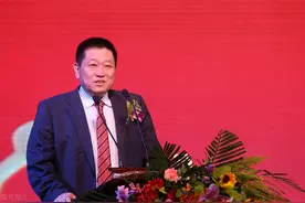 辽宁前首富杨凯：两次硬刚国外做空机构，辉山暴跌却因一次会议图片