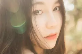 小说：她跟闺蜜到酒吧玩，叫了帅哥，小奶狗撞见了：爱找弟弟玩？图片