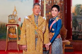 泰王赐名贵妃诗妮娜，赞她“肤白貌美”，王后苏提达只有羡慕的份图片