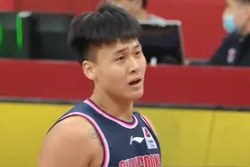 12人得分7人上双！CBA十冠王造37分惨案，新星总结原因图片