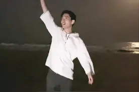 太励志！顶流男星被曝租房住，70平兼顾办公居住，梦想在海边买房图片