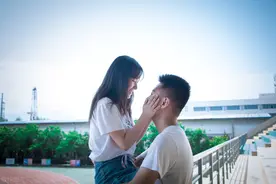 离异女不断换男友的背后，是心理缺失，还是接纳自我正视需求？图片