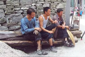 三个儿子都“打光棍”，出不起彩礼买不起房，却要求女方有房有车图片