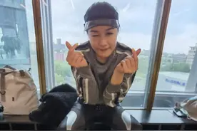 钟丽缇的私服穿搭，虽然偶尔"疯狂"却透漏着幸福图片