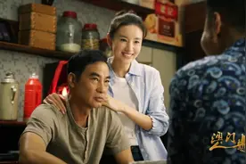 65岁任达华不仅演技好，时尚气质也很独特，比很多年轻人还敢穿图片