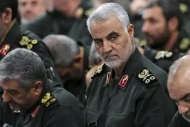 伊朗革命卫队的绿色制服，简约明快，配饰极少但绝对威严图片