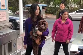 恋情成真？王大陆带礼物赴林允老家 女方家长陪玩图片