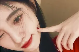 小说：妻子给丈夫惊喜，穿面料单薄睡裙，丈夫惊得下巴差点掉下来图片