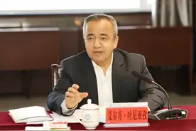 新疆维吾尔自治区政府“一把手”调整图片