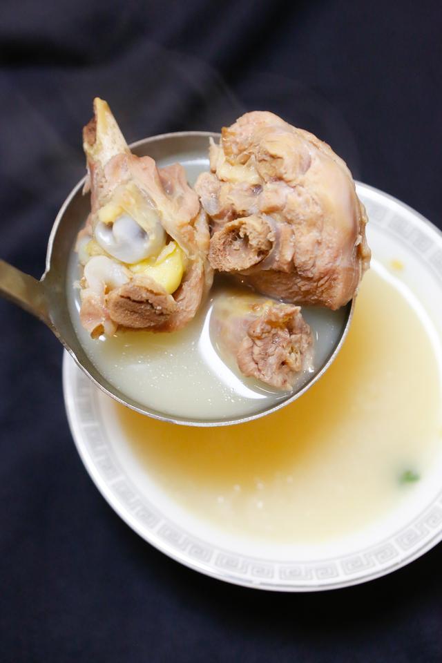 猪肚鸡可以放花胶吗 2026年猪肚鸡可以放花胶吗百度百科