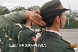 “踢腿带风，落地砸坑” 这是仪仗大队值得铭记的历史瞬间图片