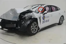 国外五星安全，国内A柱折弯，"实锤"现代索纳塔偷工减料？图片