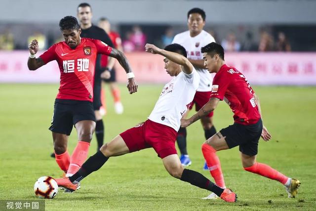 上港0-2恒大，卫冕希望渺茫......