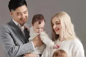 中国小伙爱上乌克兰美女，育有两个混血儿，成为百万网红图片