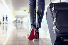 为什么我国旅行大多喜欢“拖箱子”，而外国人“爱背包”呢？图片