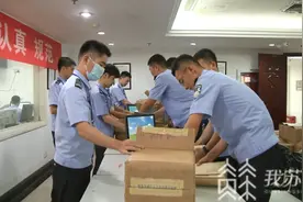 江苏高考评卷进行时 记者走进评卷点直击阅卷现场图片