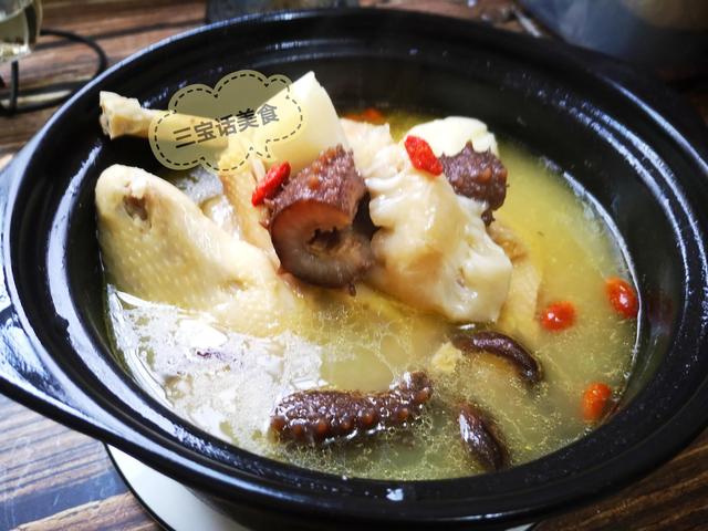 花胶海参装盘 2026年海参扣花胶