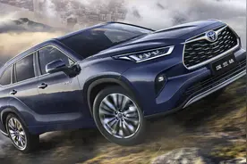 后排放倒可当床 加一次油跑1000KM 有面部识别 全新汉兰达混动版真香图片