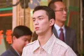 20岁吴磊新剧路透显油腻，被嘲侧脸太虐鼻子塌，网友：长残了？图片