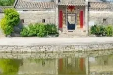 农村俗语“门前方塘，儿孙辉煌，门前茅房，儿别家郎”是什么意思图片