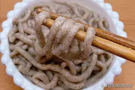 牛肉木耳面条和冰糖香蕉水的做法分享图片