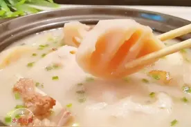 炖藕汤，不要直接下锅炖，记住“3窍门”，炖出的藕汤香浓又粉糯图片