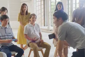 创意案例分析丨泰国泪奔广告：爸妈帮我拍张照片吧图片