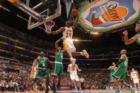 全民纪念科比去世一周年，我们一起追过的科比球鞋哪些强？图片