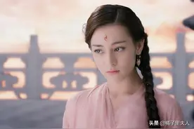 十里桃花82·凡间恰逢芙蓉节，满市花灯琉璃璀璨，凤九沉醉其中图片