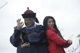 孙越：于谦总去他家顺古董，甘愿给岳云鹏捧哏，他的老婆究竟是谁图片