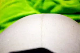 孕期第25周胎宝宝在妈妈肚子里随音乐舞动，这宝宝的乐感真的很棒