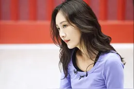 38岁王鸥穿紧身裤，一双小鸟腿好迷人，曾自曝吃药减肥致手哆嗦图片