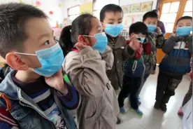 孩子感冒咳嗽还送幼儿园，这种家长是自私吗？宝妈发帖引爆评论区图片