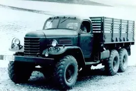 国产第一代军用卡车解放CA30图片