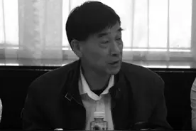 1959年，国庆10周年国宴，大会堂的天花板上藏着50个黑衣人图片