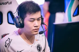 英雄联盟：南风自爆走上职业辅助的原因，只有老玩家才懂得这个梗图片