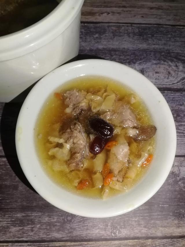 小孩咳嗽可以吃花胶汤吗 小孩咳嗽能吃花胶汤吗