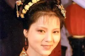 茗烟和万儿云雨，贾宝玉突然出现，破坏好事，随后一起去找花姑娘图片